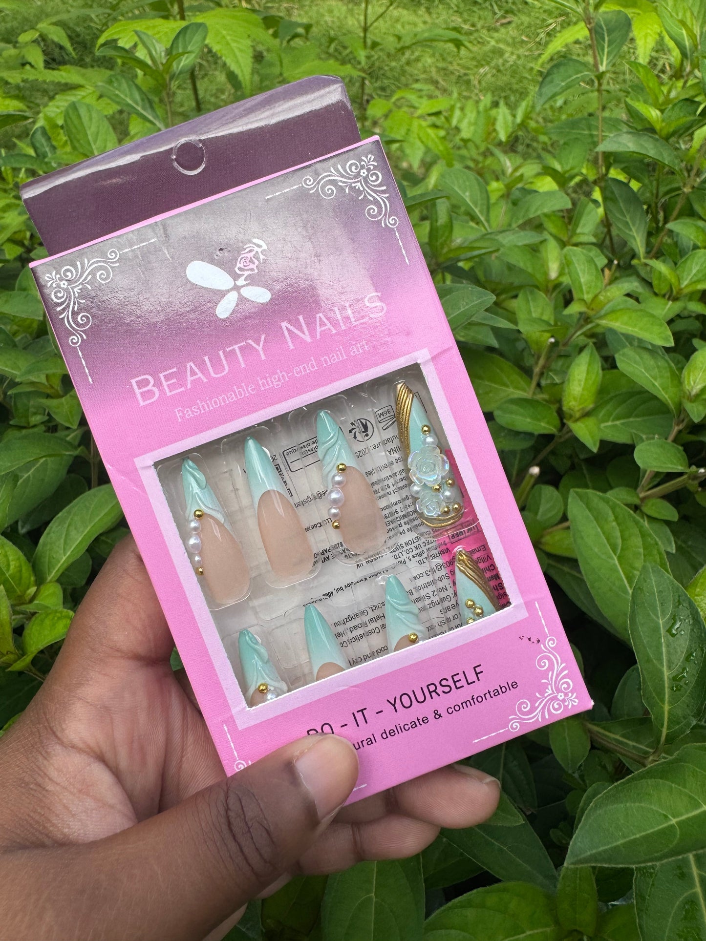 3D Sparkling Flowers Nail Set